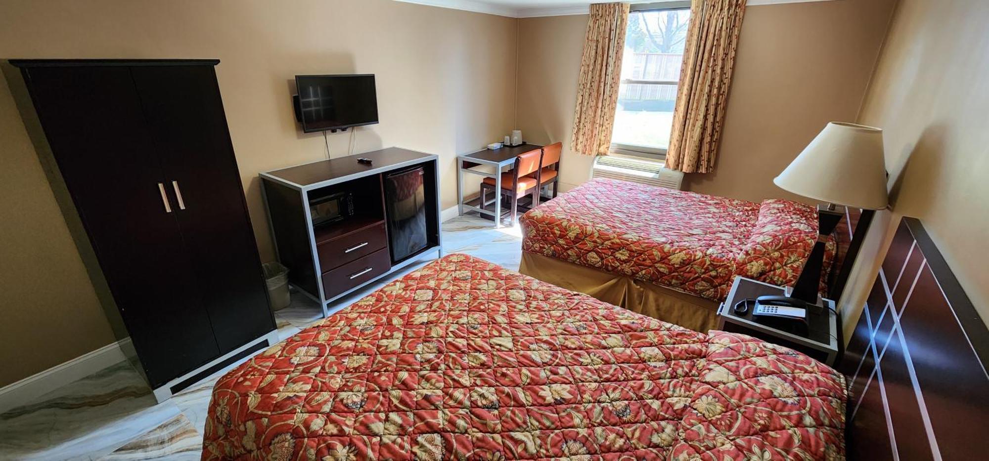 Town House Inn And Suites Elmwood Park Екстериор снимка